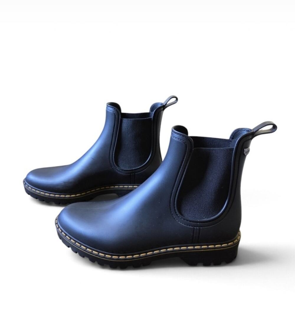 Igor Black Chelsea Waterproof Ankle Lug Sole Pull-On Rain Boots EU 39 US 9 Chunk